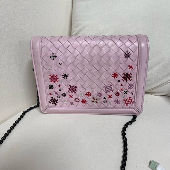 Bottega Veneta Lilac Woven Bag with Chain Strap - Picture 1 of 7